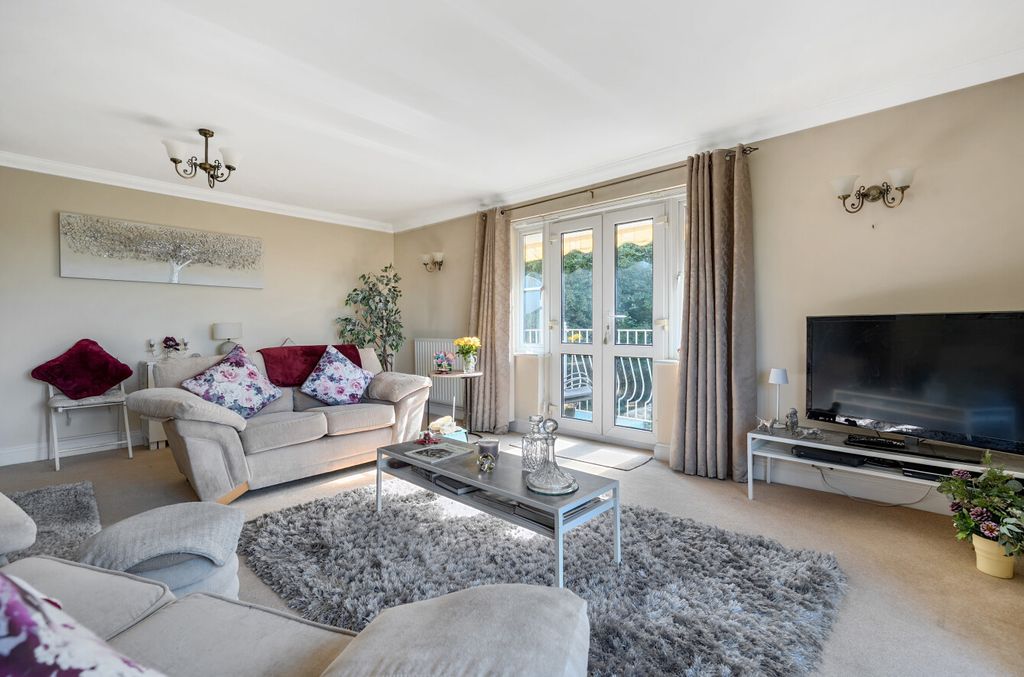 Property photo 2 of 11 1361823-27-68Dbd1...