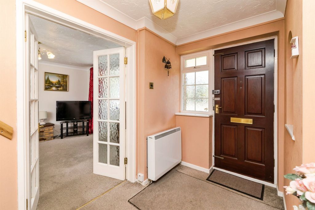 Property photo 2 of 19