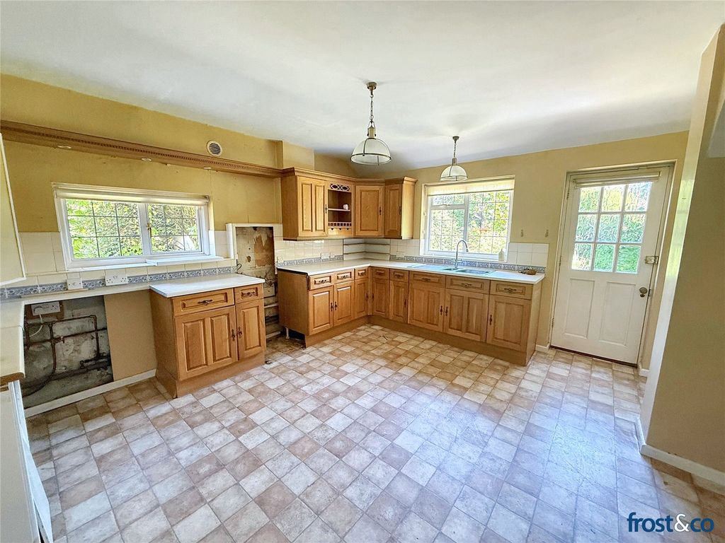 Property photo 2 of 30 Kitchen
