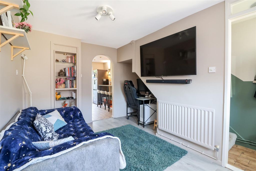 Property photo 2 of 18