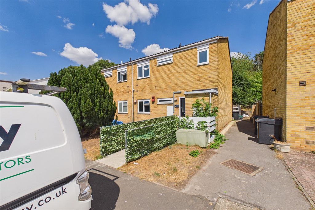 Property photo 2 of 21 13 Caraway Gardens, Eastville, Bristol Bs5 6Yg | L