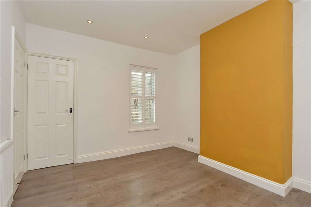 Property photo 3 of 9 Dining Room