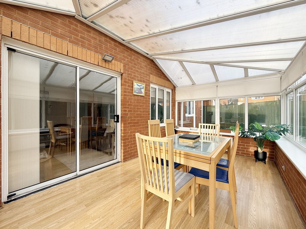 Property photo 2 of 31 Conservatory