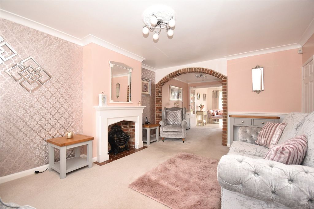 Property photo 2 of 16 Picture No. 14