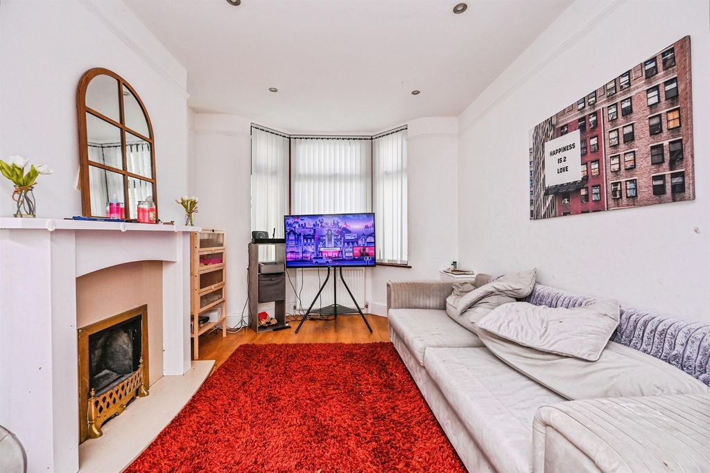 Property photo 3 of 9