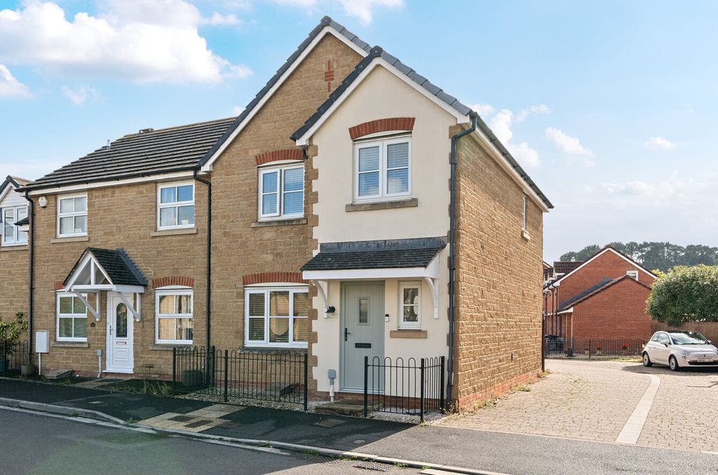 Property photo 1 of 27 1348371-4-68B7031...