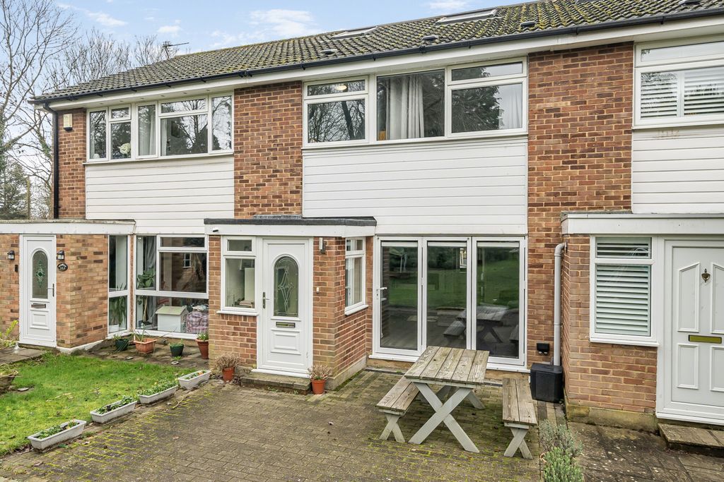 Property photo 1 of 15 1409226-15-698F74...