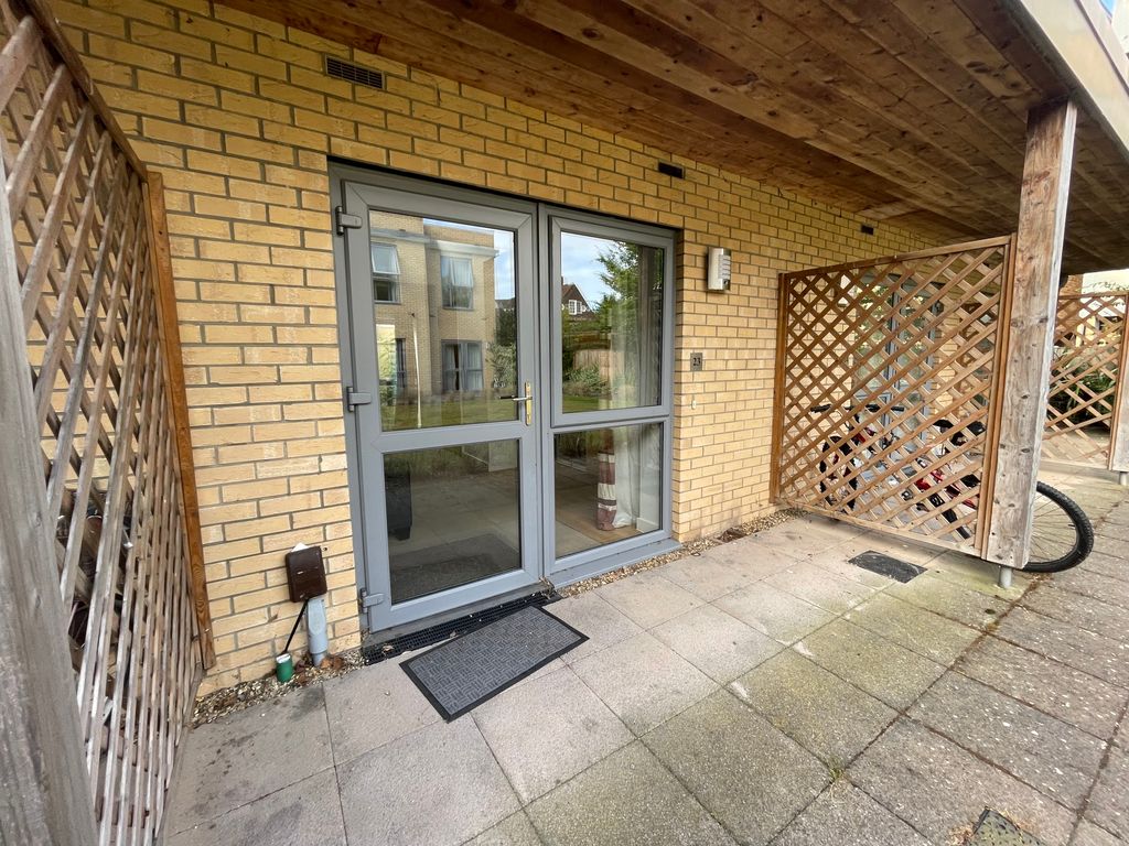 Property photo 2 of 13 Flat Entrance