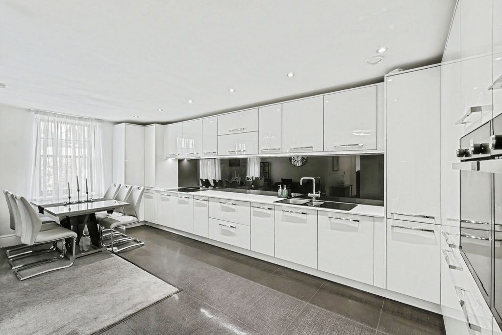 Property photo 2 of 15 Kitchen