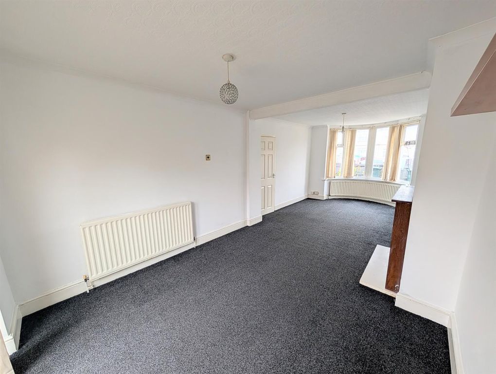 Property photo 3 of 14 A Well-Presented Family Home Ideally Located In Th