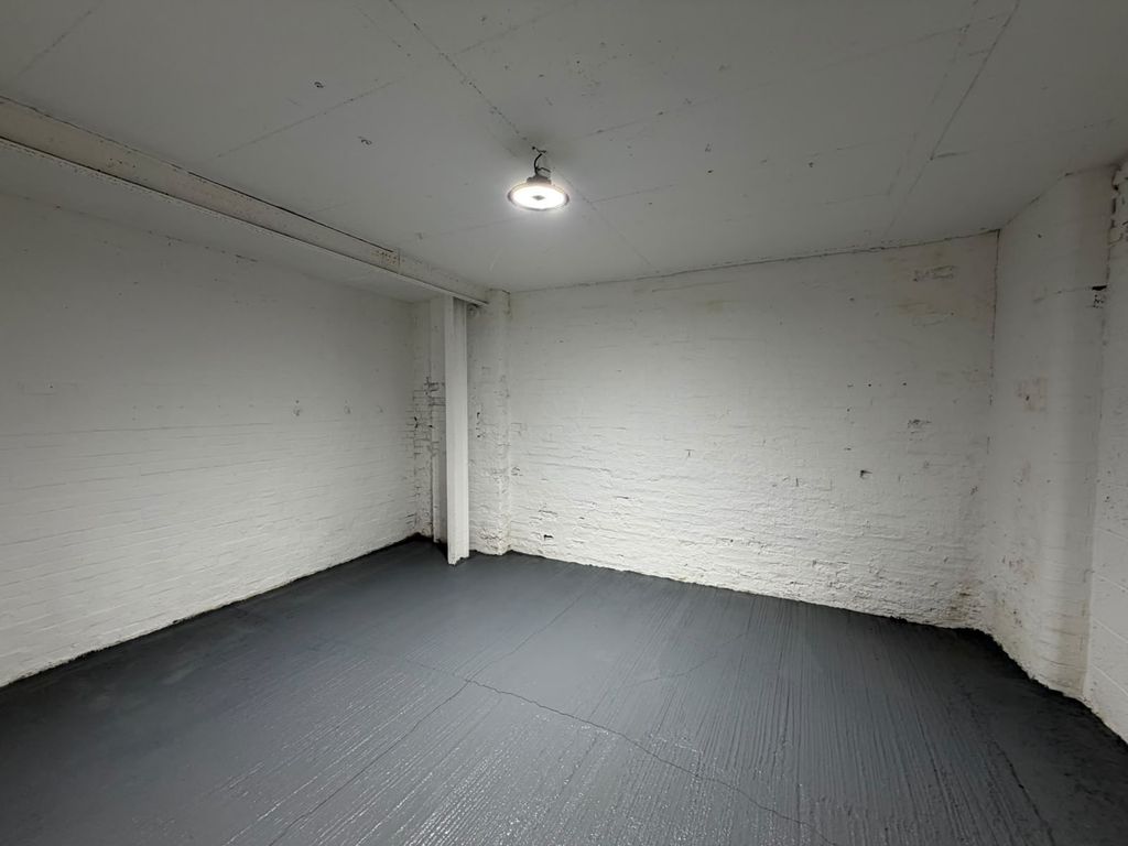 Property photo 3 of 4