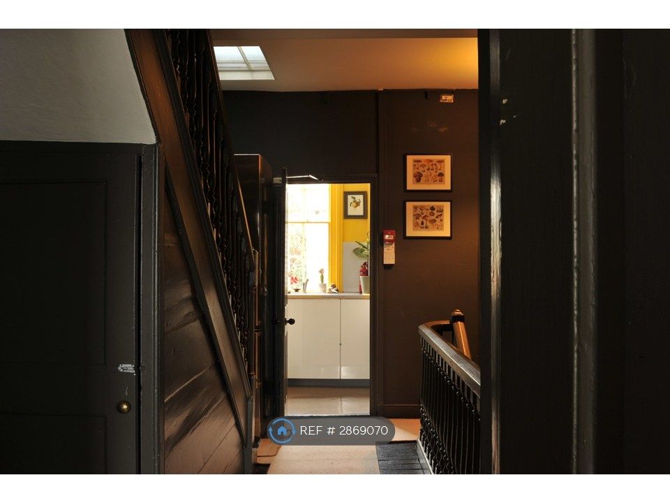 Property photo 3 of 16 Hallway Into Kitchen