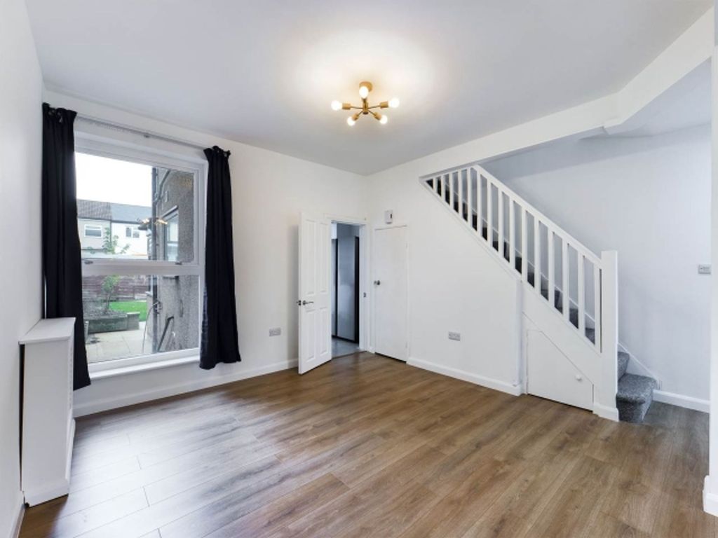 Property photo 3 of 16 Dining Room