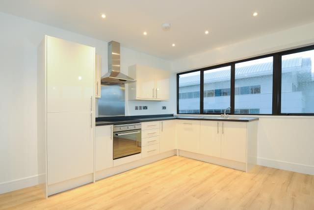 Property photo 2 of 10 Kitchen