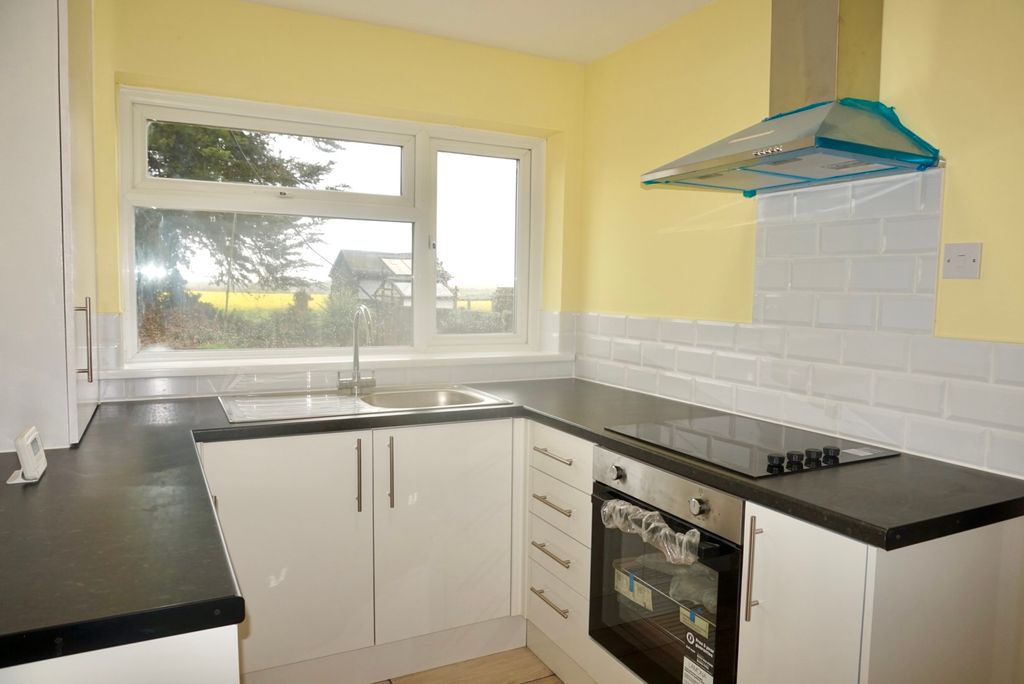 Property photo 3 of 16 Kitchen