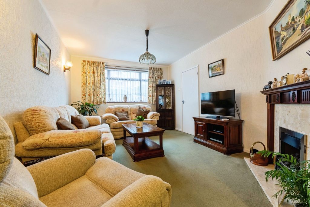 Property photo 3 of 18 Pbox-Img.Jpg