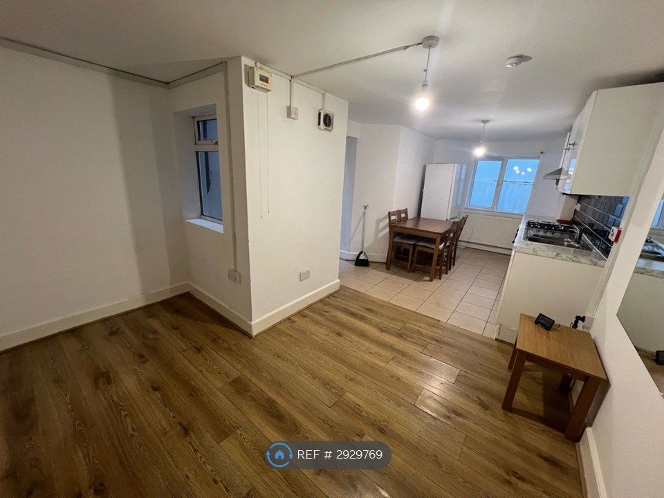 Property photo 1 of 3