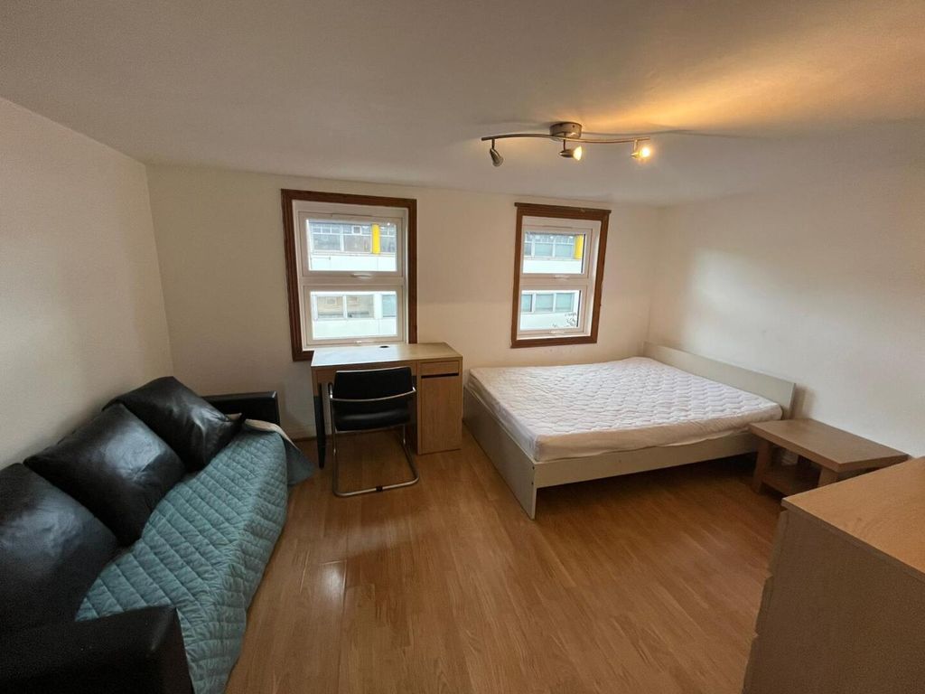 Property photo 1 of 5 Bedroom