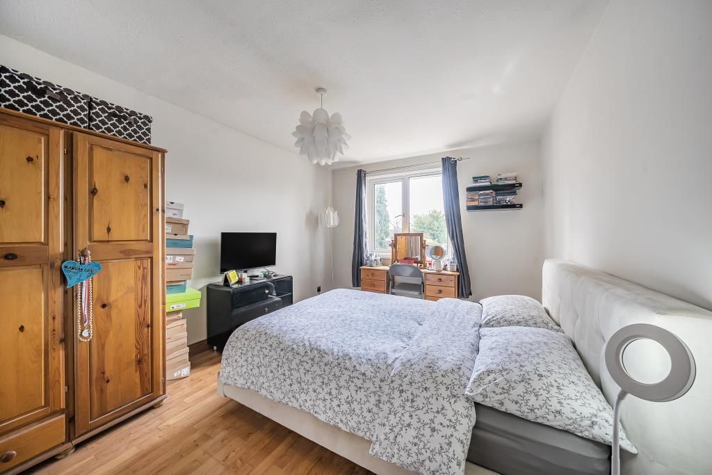 Property photo 2 of 18 Bedroom