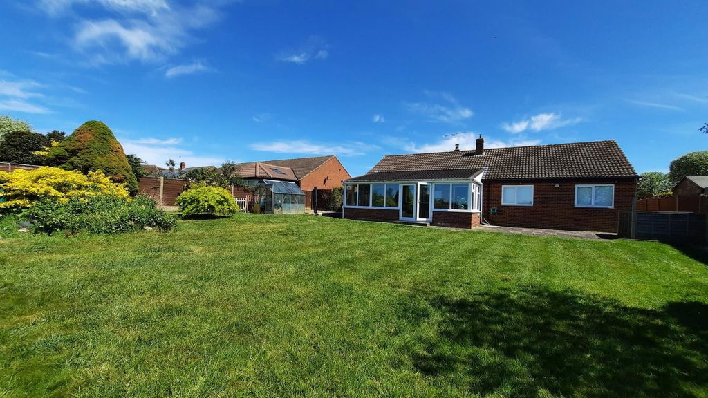 Property photo 2 of 33