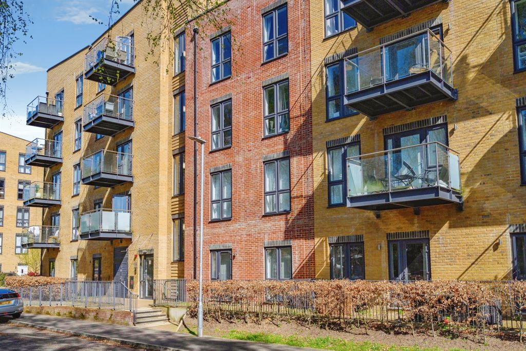 Property photo 1 of 18