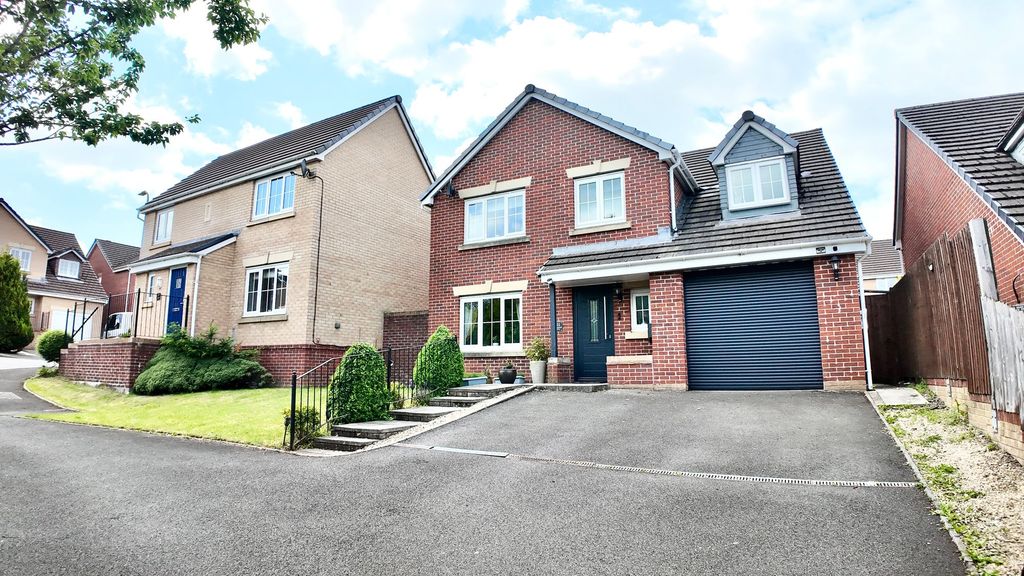 Property photo 1 of 33