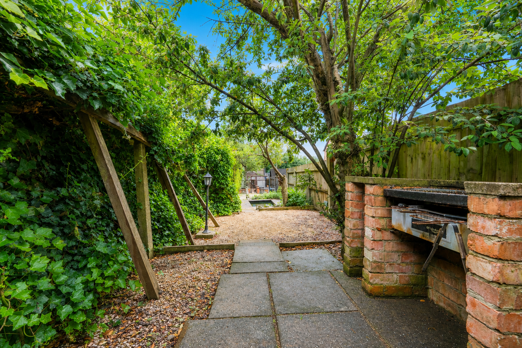 Property photo 3 of 20 Garden