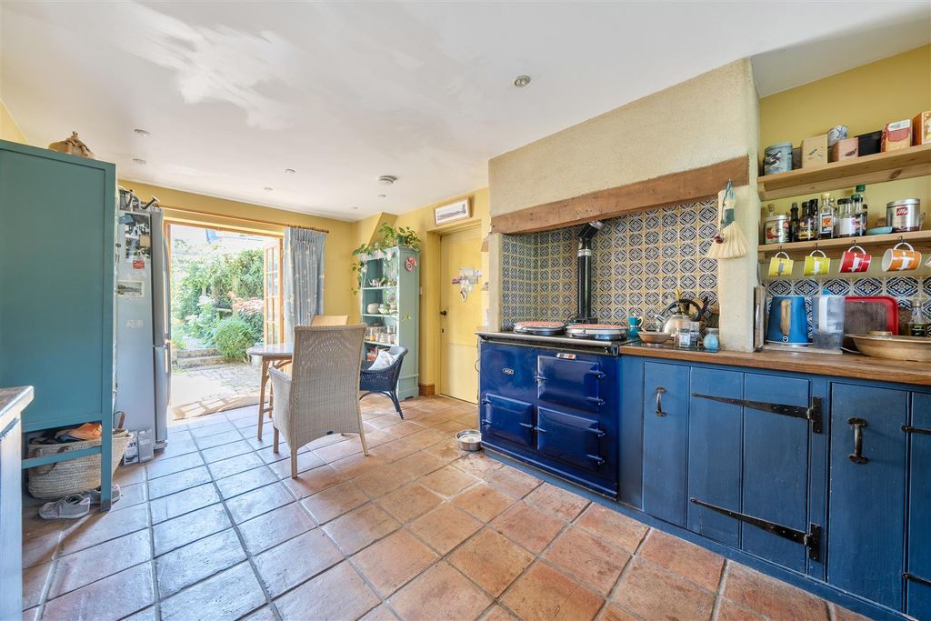 Property photo 3 of 17 Kitchen / Dining Room