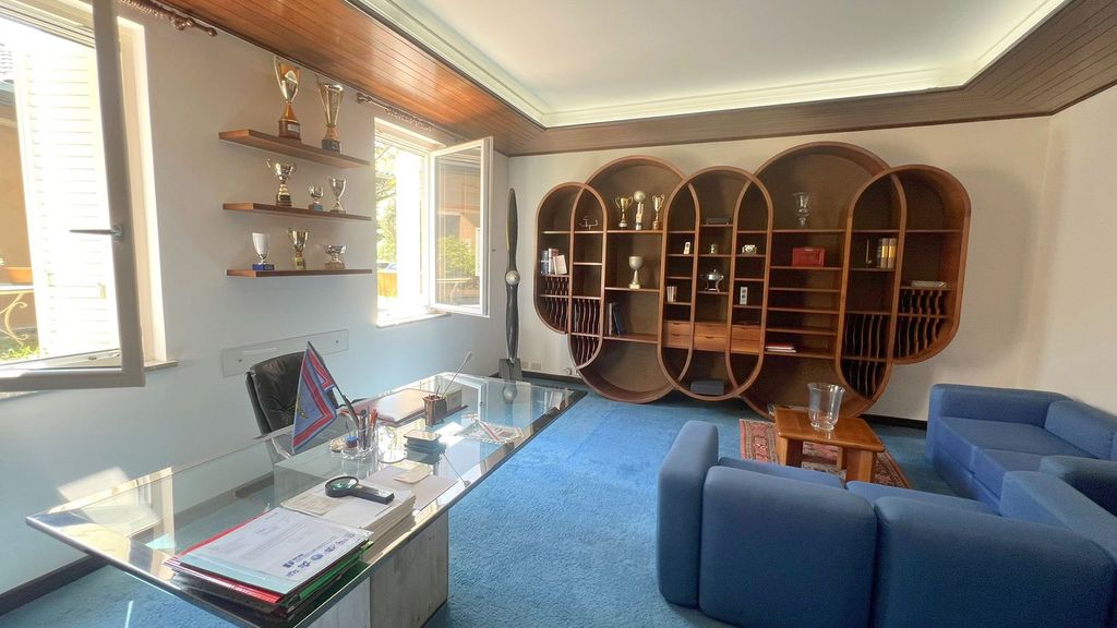 Property photo 1 of 57