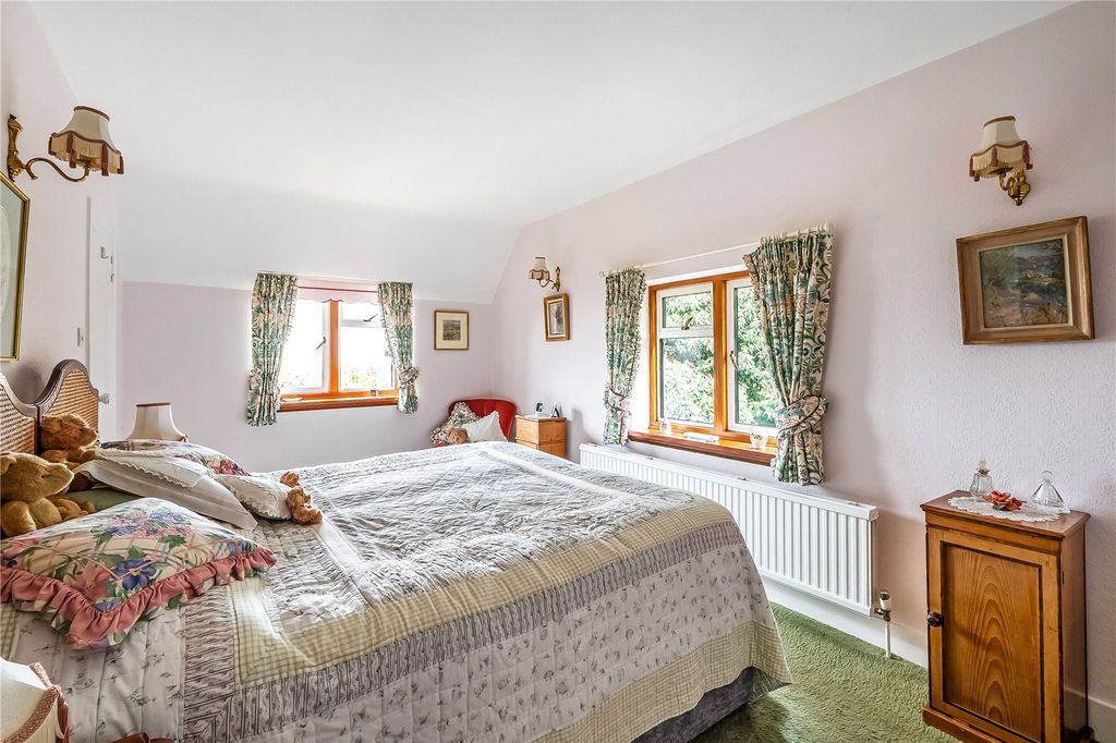 Additional image 10 of 4 bed detached house for saleTrevereux Hill, Limpsfield Chart, Oxted, Surrey RH8