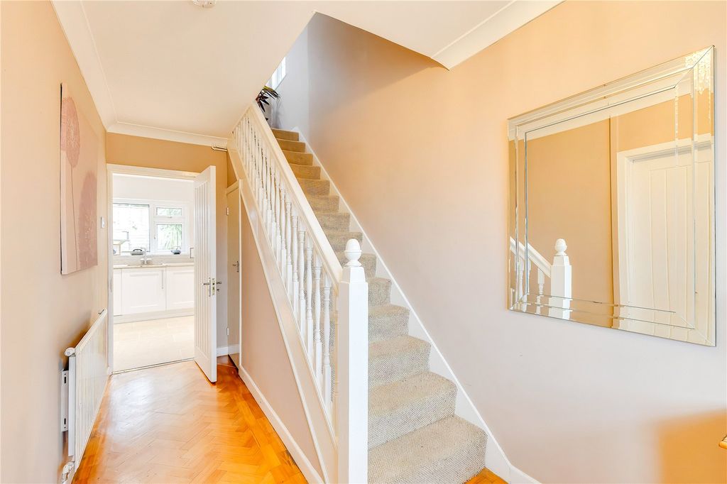 Property photo 3 of 38 Picture No. 16