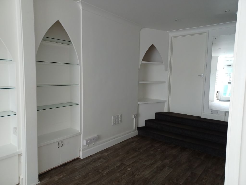 Property photo 2 of 9 Photo 8