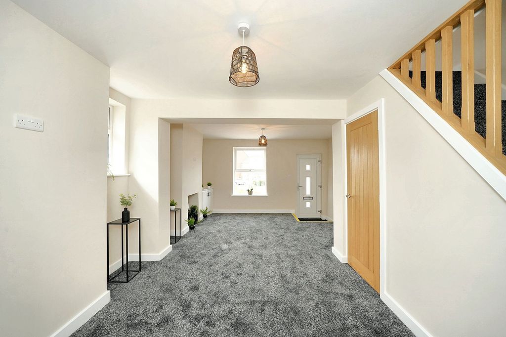 Property photo 3 of 30