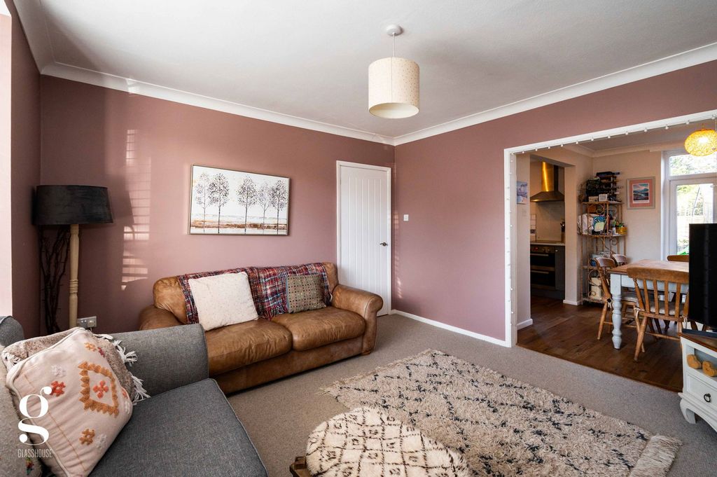 Property photo 3 of 26