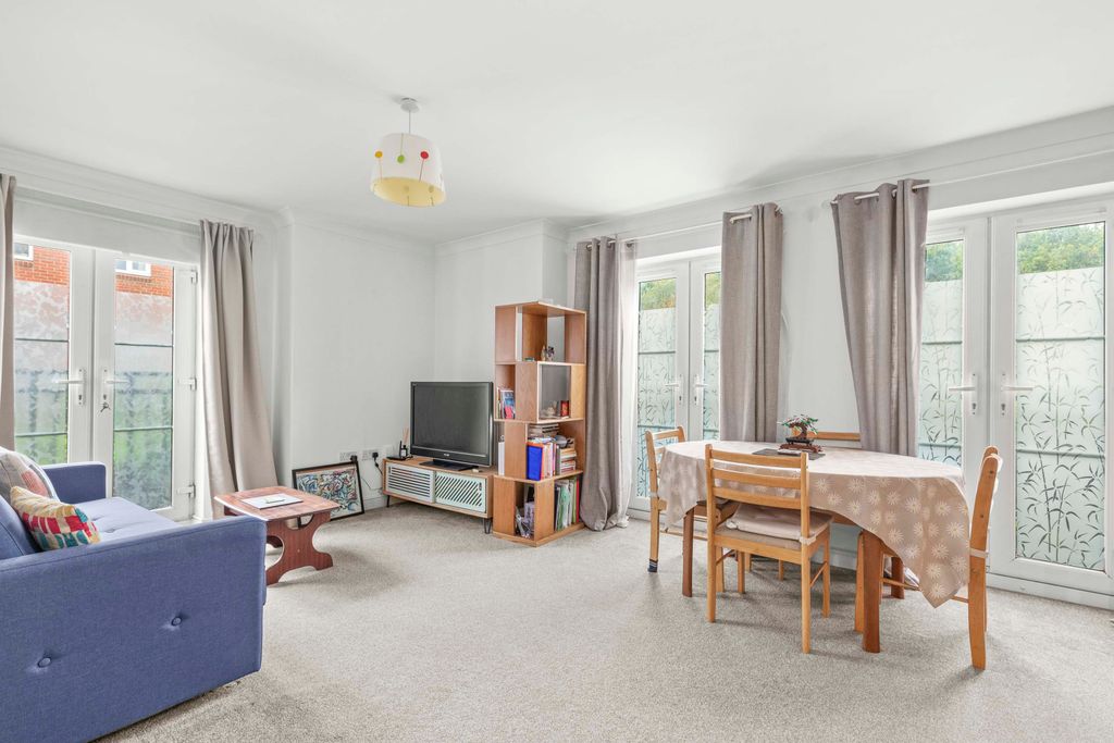 Property photo 3 of 8