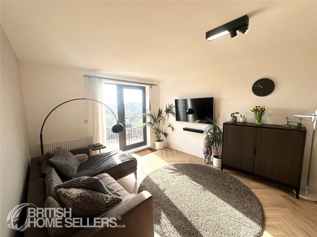 Property photo 3 of 14 Picture No. 13