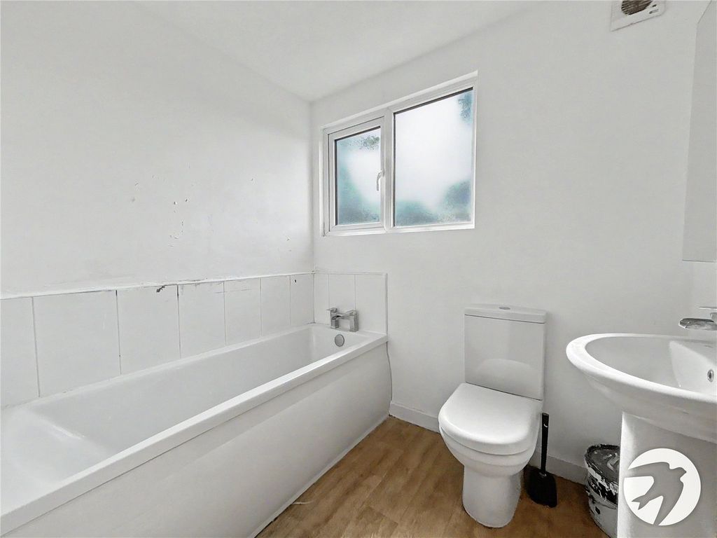 Property photo 3 of 33 Picture No. 02