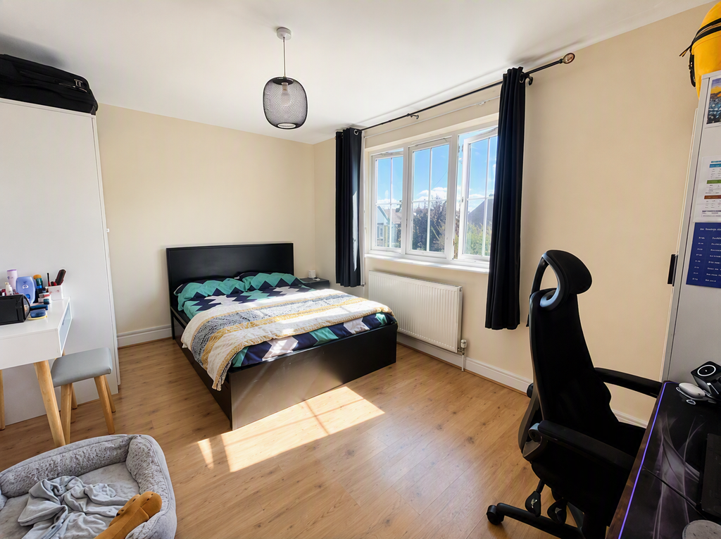 Property photo 3 of 11 Bedroom