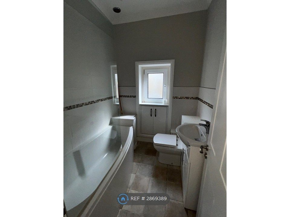 Additional image 9 of 2 bed flat to rentAlpine Road, Ventnor PO38