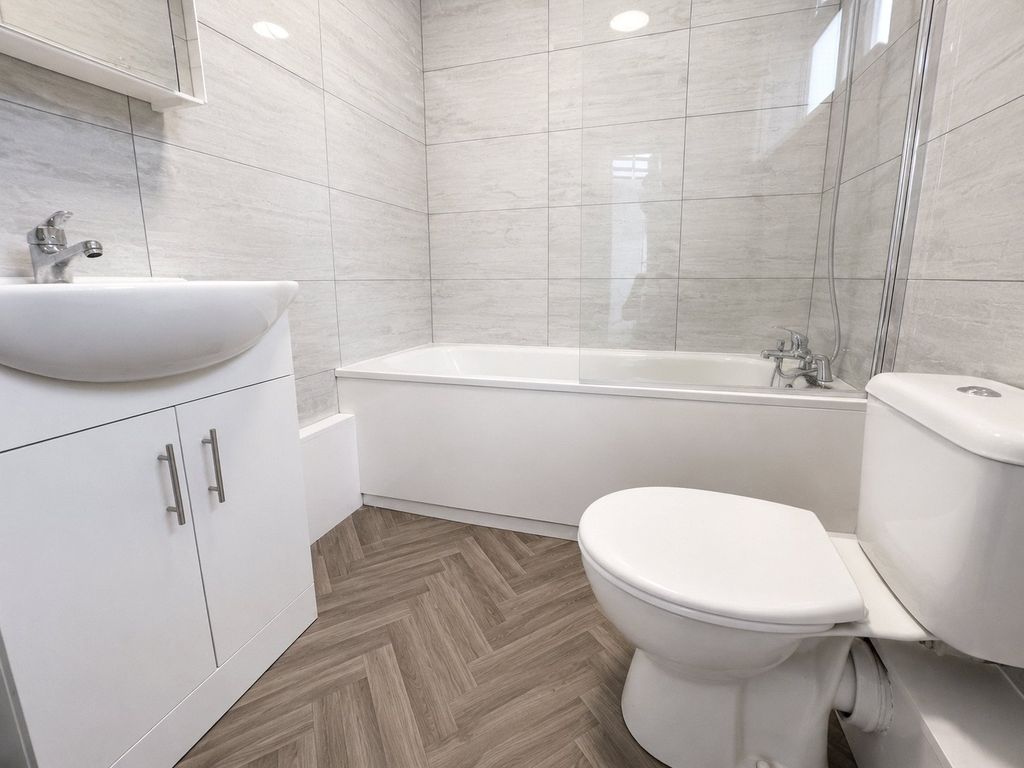 Additional image 8 of 3 bed flat for saleBulstrode Road, Hounslow, Greater London TW3
