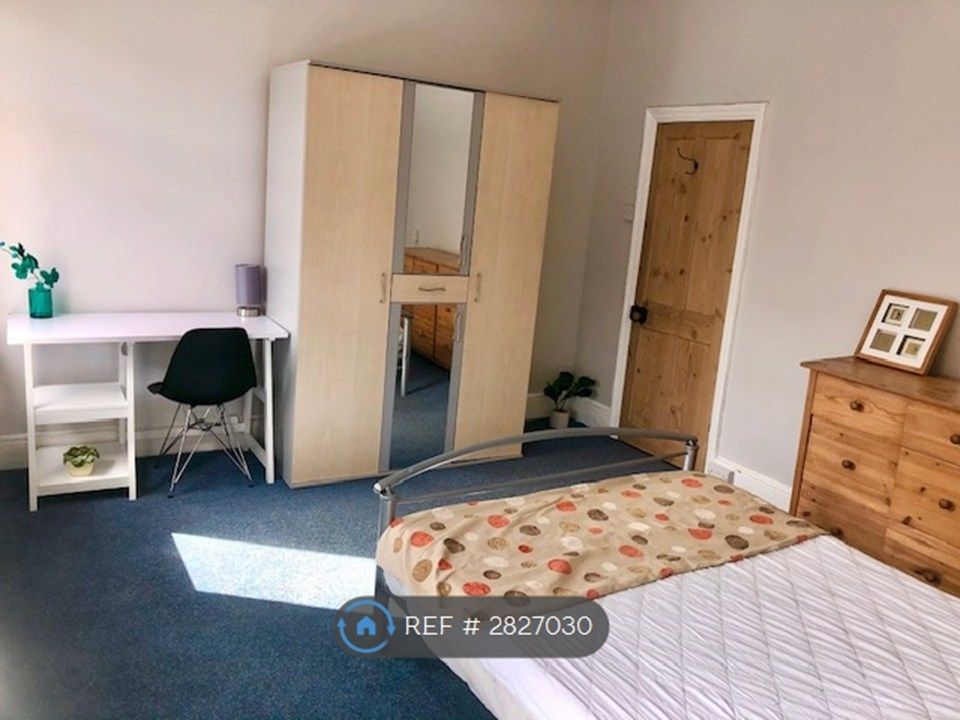 Property photo 2 of 14 Bedroom 1