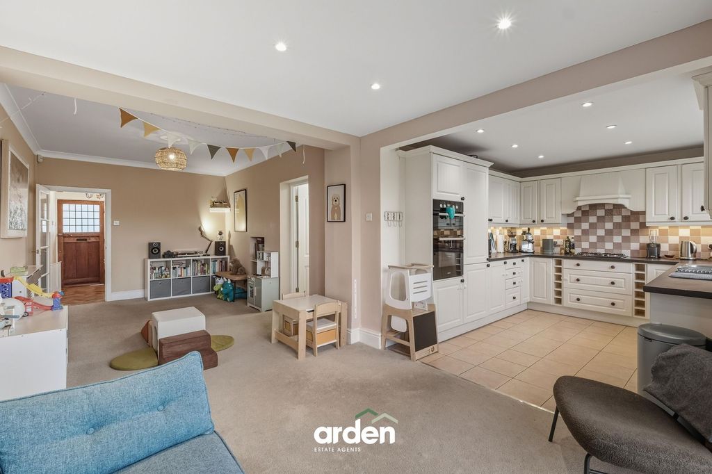 Property photo 3 of 15