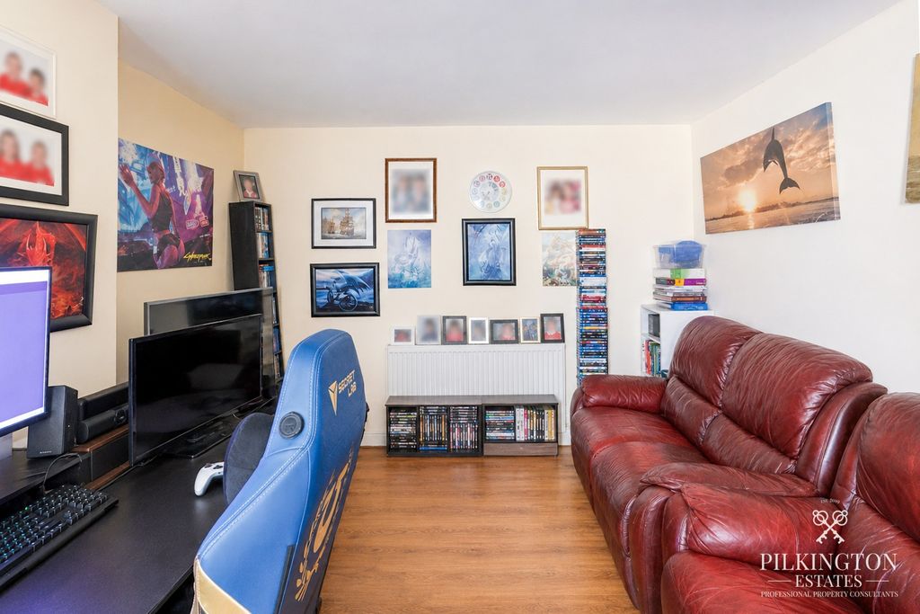 Property photo 3 of 9 5307132