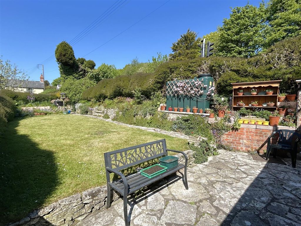 Property photo 2 of 16