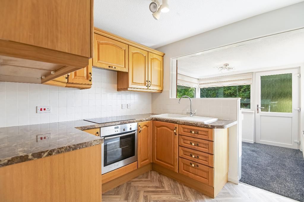 Property photo 3 of 19 Kitchen