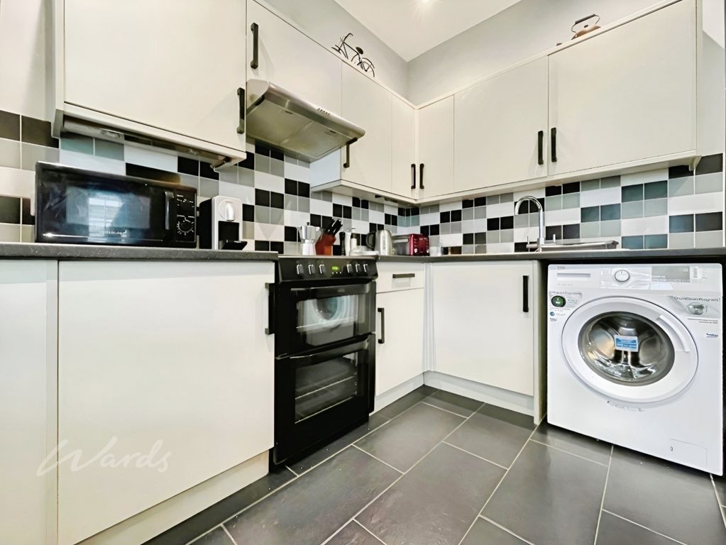 Property photo 3 of 11 Kitchen
