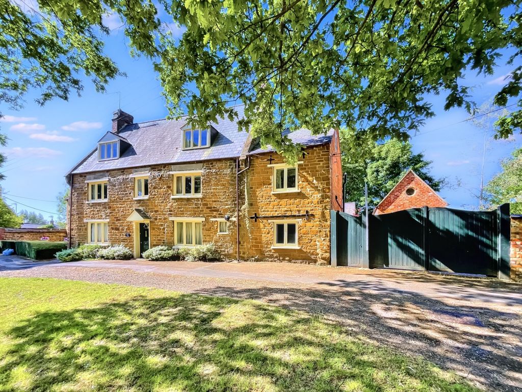 Property photo 1 of 47 3685970
