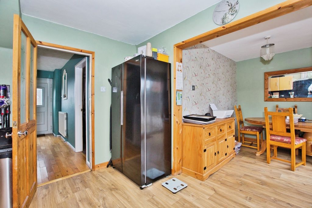 Property photo 3 of 17 Photo