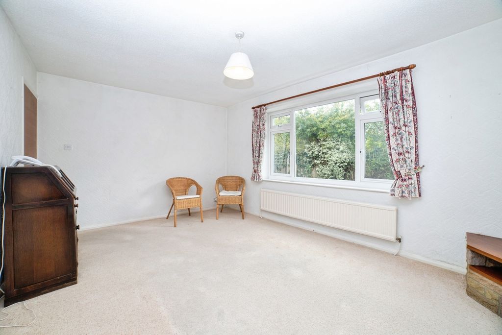 Property photo 3 of 17 Photo