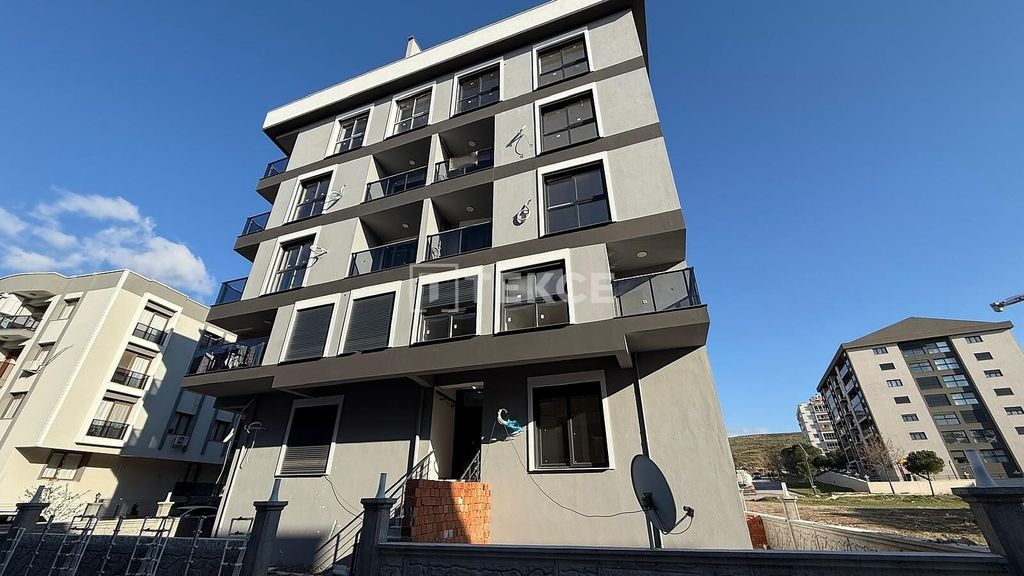 Property photo 2 of 23